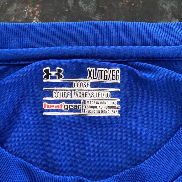 Men’s Under Amour heat gear athletic shirt. - Picture 3 of 4